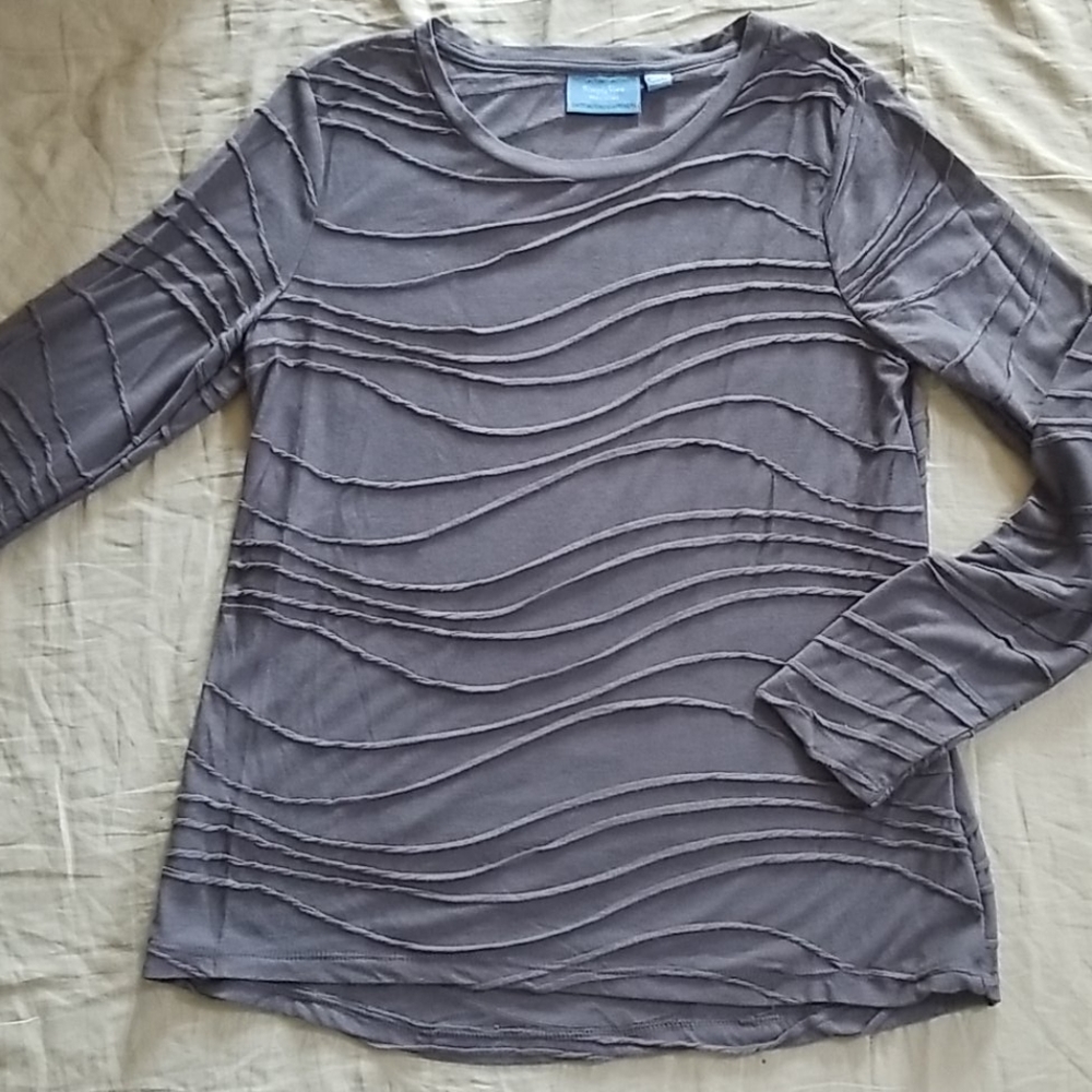 Long sleeve grey top